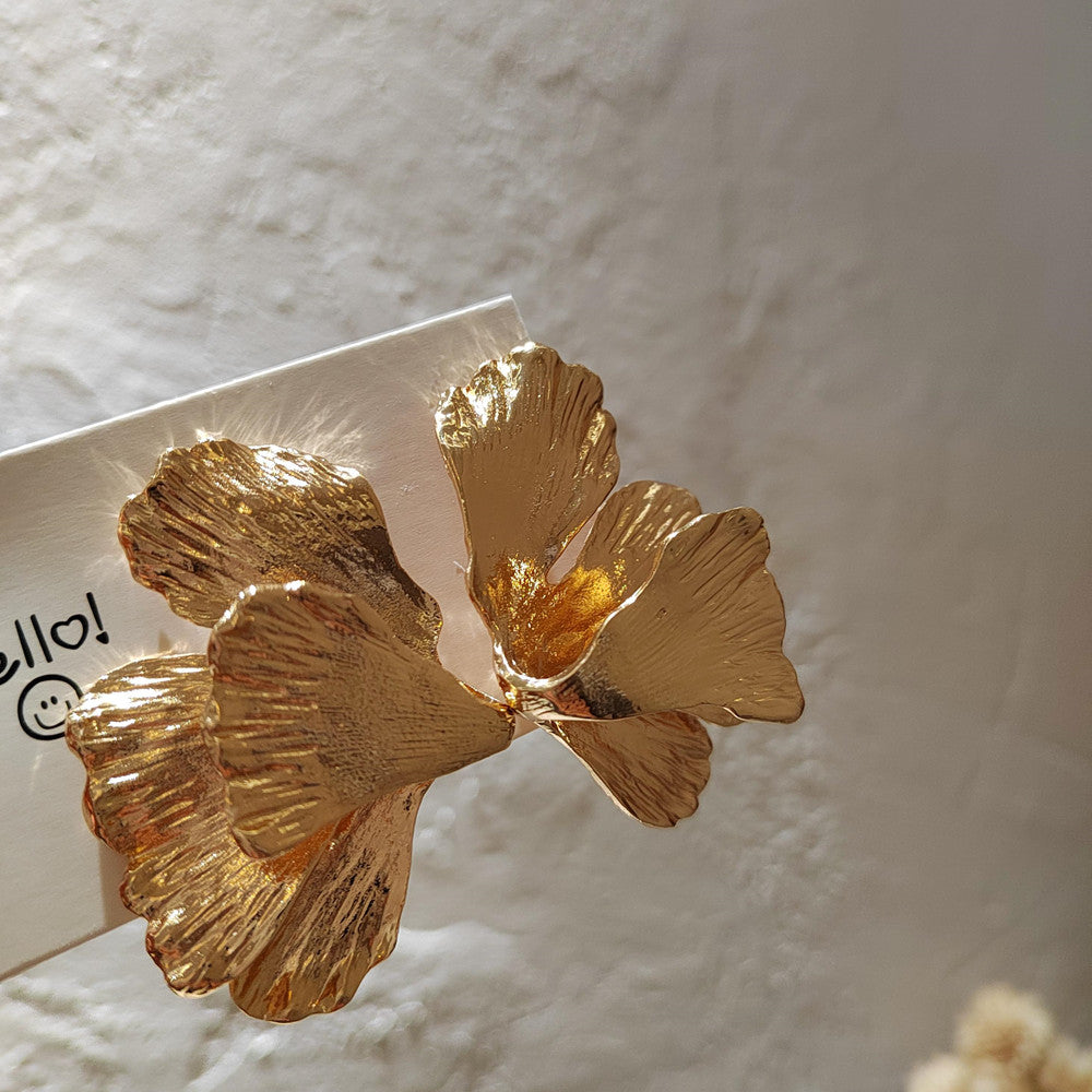 Gold Ginkgo Leaf Earrings – Elegant Minimalist Statement Jewelry
