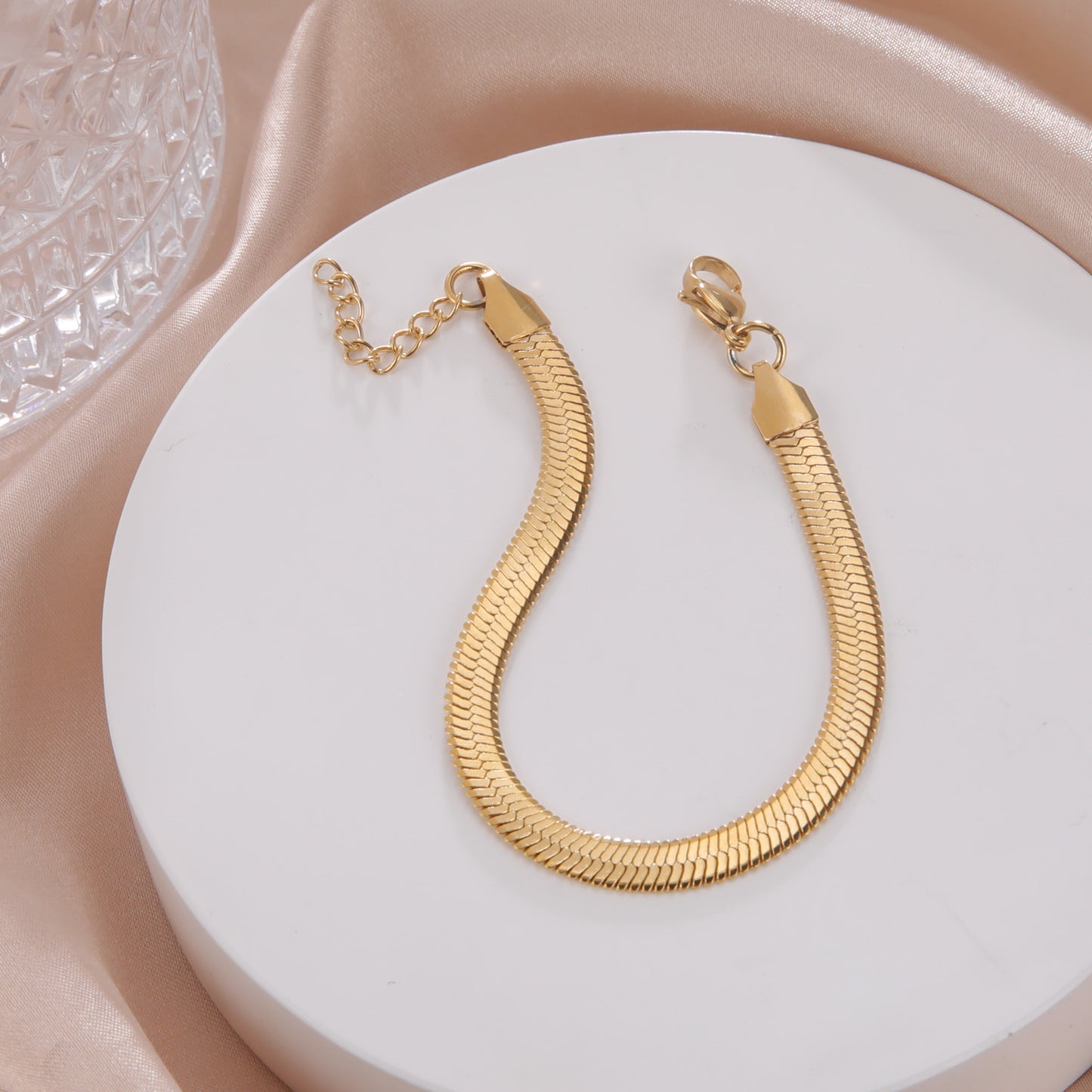 Stainless Steel Snake Chain Necklace – Minimalist Flat Design