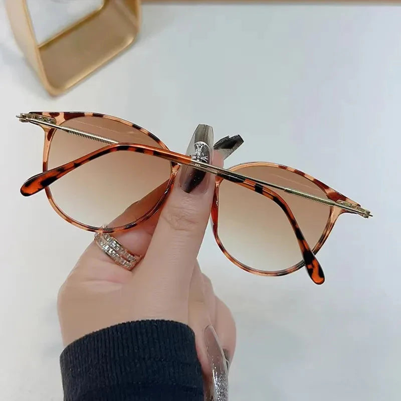 Chic Retro Round Sunglasses – UV Protection Women’s Fashion Shades